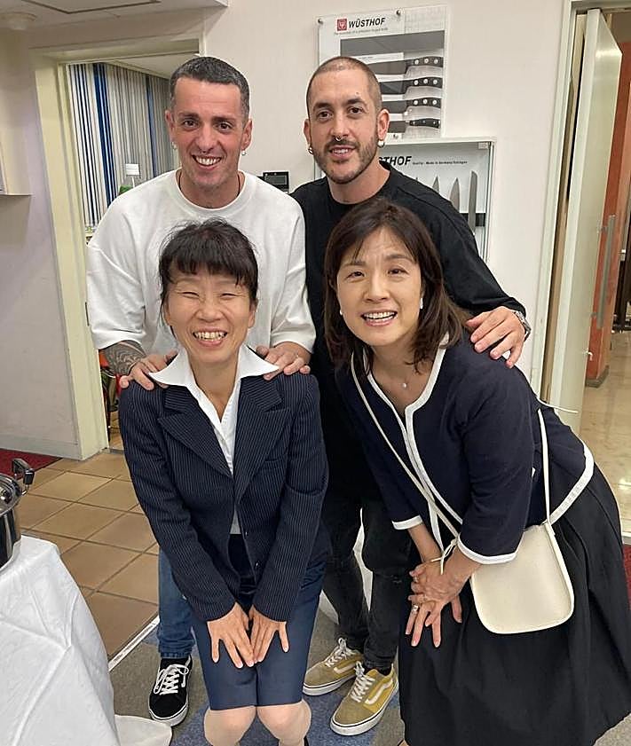 Imagen secundaria 2 - El bocadillo de «armóndigas» y las torrijas de Torre del Mar conquistan Japón