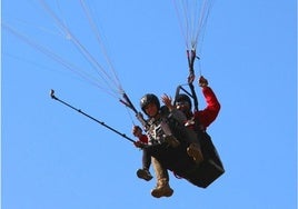 Disfruta de un curso de «toma de contacto en Parapente» por 90 euros