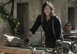 El actor Norman Reedus, en un fotograma de la tercera temporada de 'The Walking Dead: Daryl Dixon'.