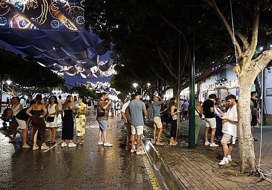 Nueva caseta cerrada por impedir el acceso libre y gratuito: la quinta desde que comenzó la Feria de Málaga