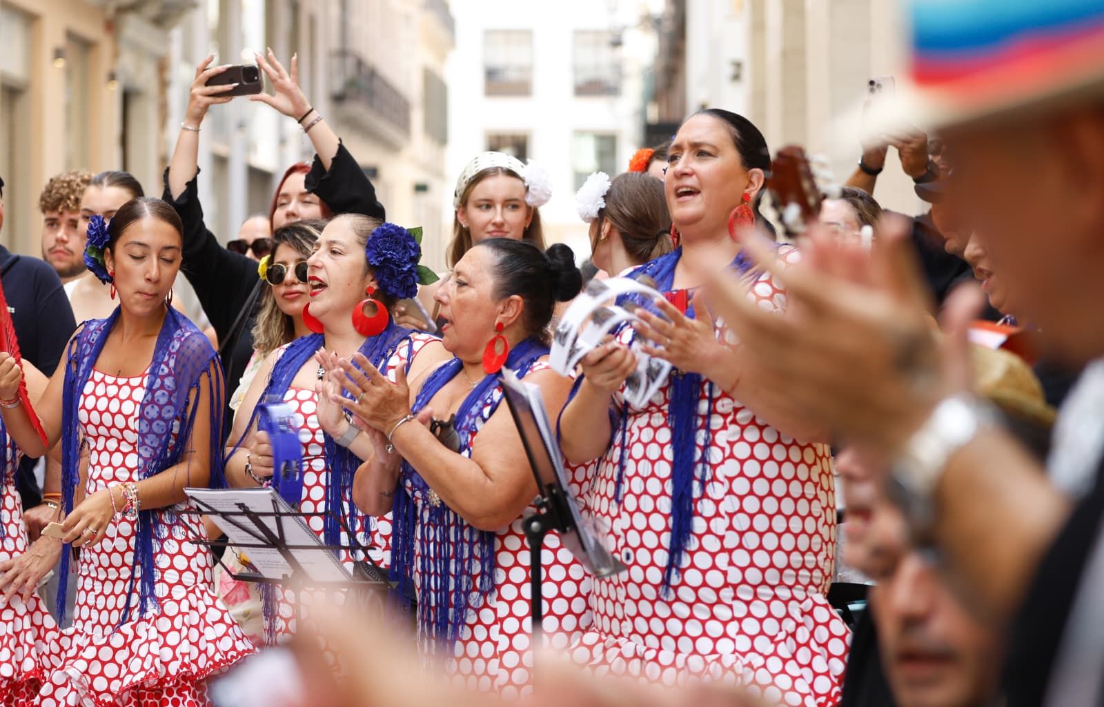 Ambiente de la última jornada de feria de Málaga en el Centro Histórico.