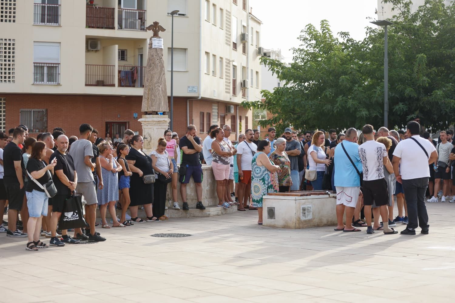La concentración en el barrio de Capuchinos por el crimen de Angel, en imágenes
