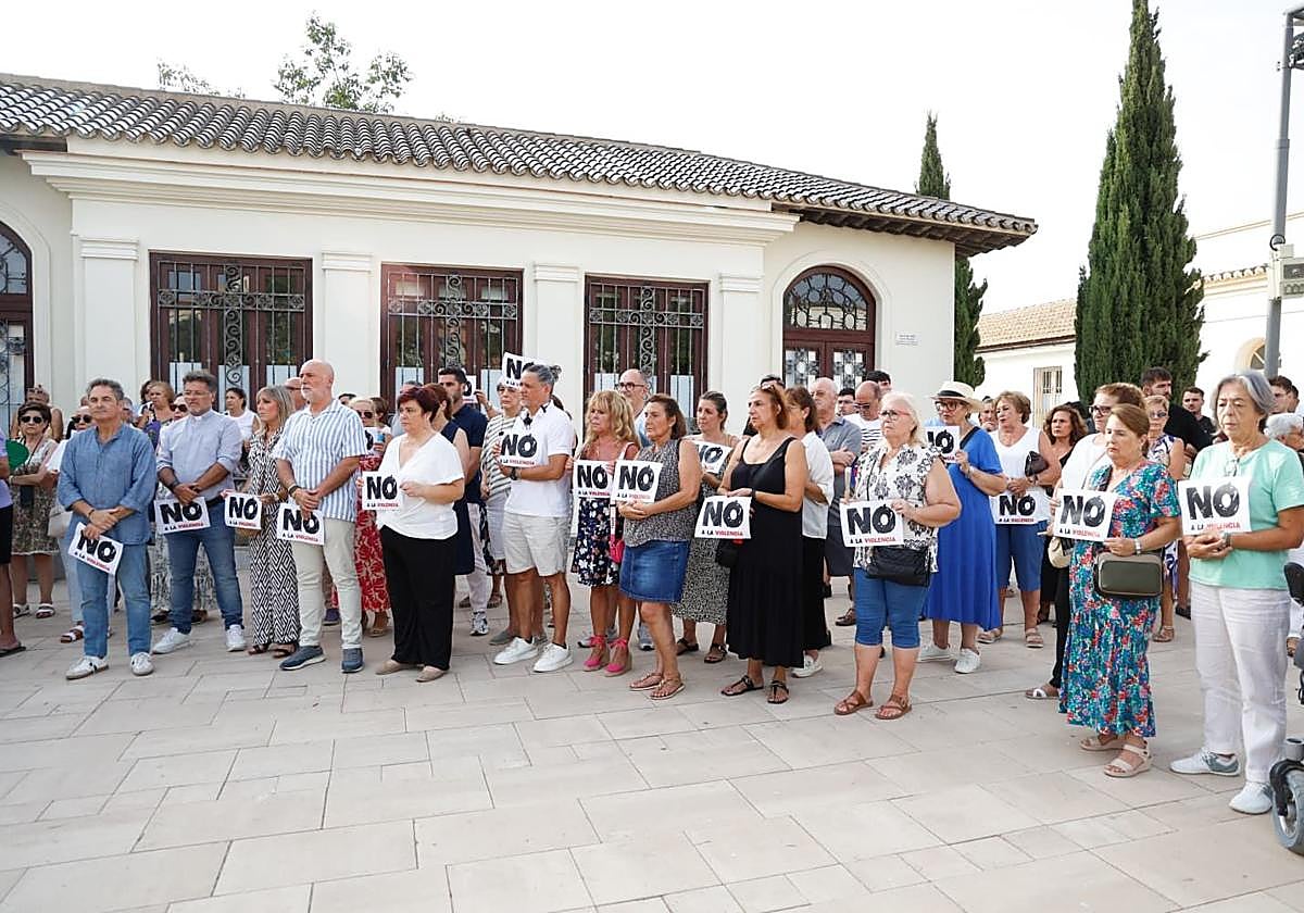 La concentración en el barrio de Capuchinos por el crimen de Angel, en imágenes