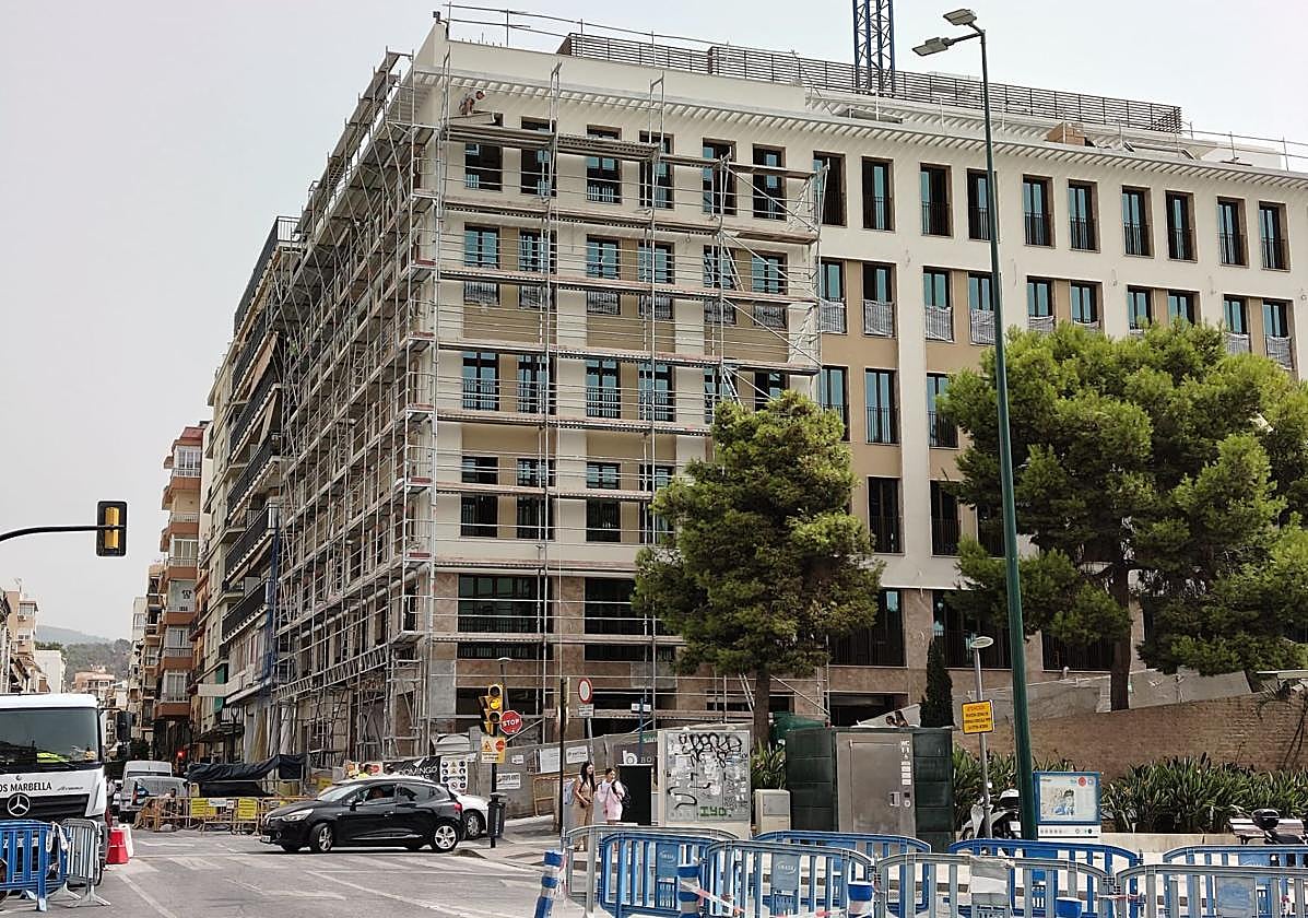 Vista de la fachada principal del hotel de lujo de Meliá en Málaga.