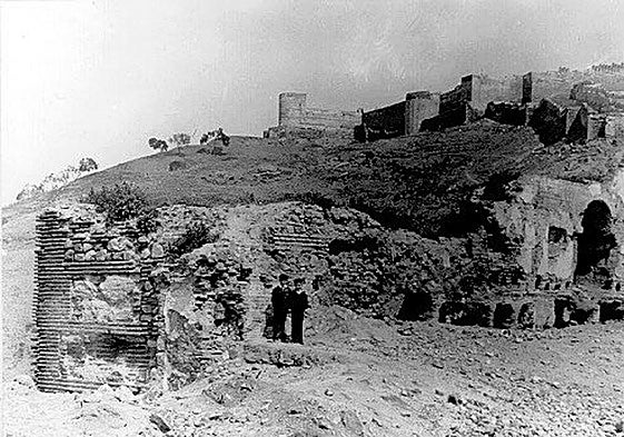 Calle Torre del Tiro de la Alcazaba.