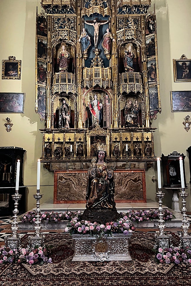 La Patrona de Málaga, en veneración en la capilla de Santa Bárbara, antes de presidir su altar de cultos.