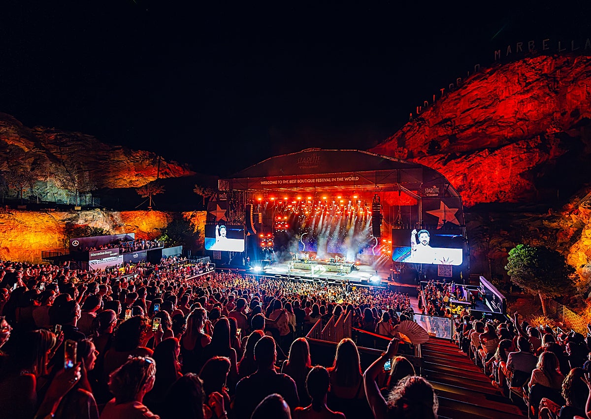 Imagen secundaria 1 - Más imágenes del concierto que ofreció Camilo este jueves. 