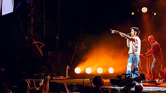 Camilo sobre el escenario de Starlite, en Marbella.