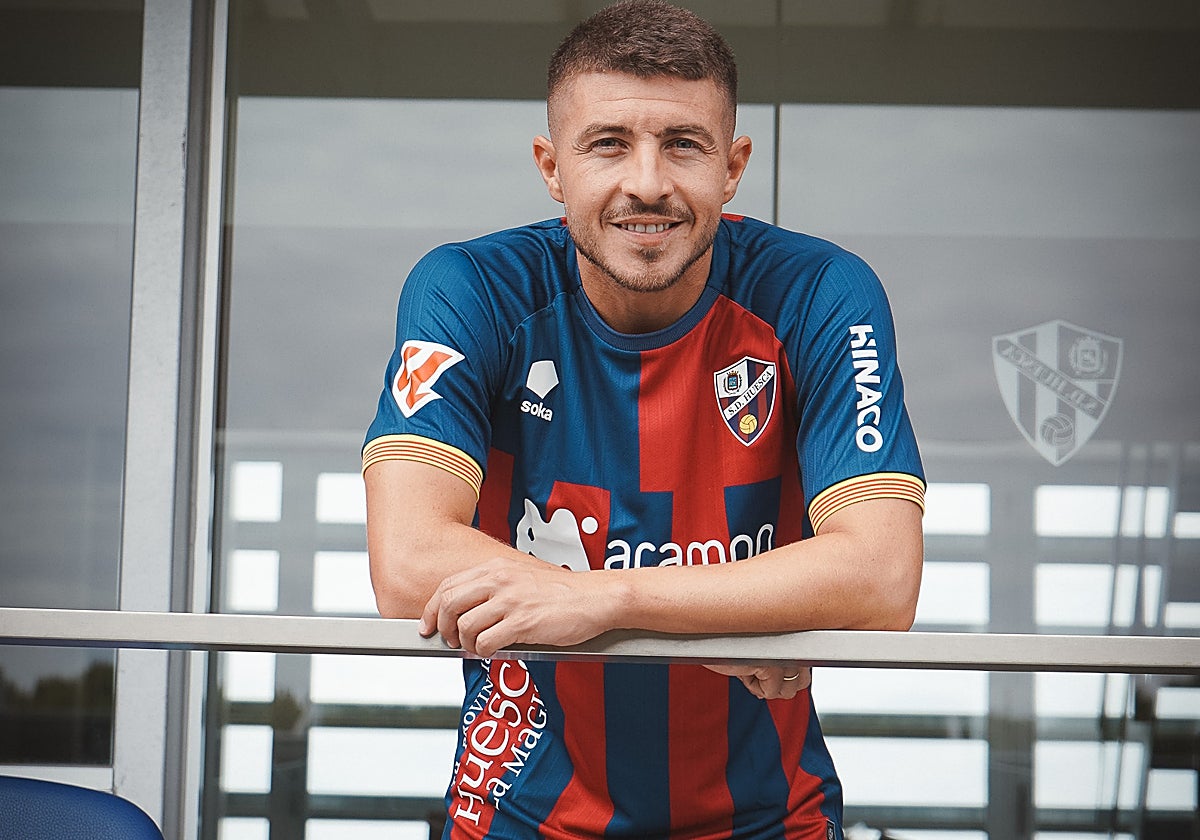 Portillo, en las instalaciones del Huesca al fichar por el conjunto aragonés.