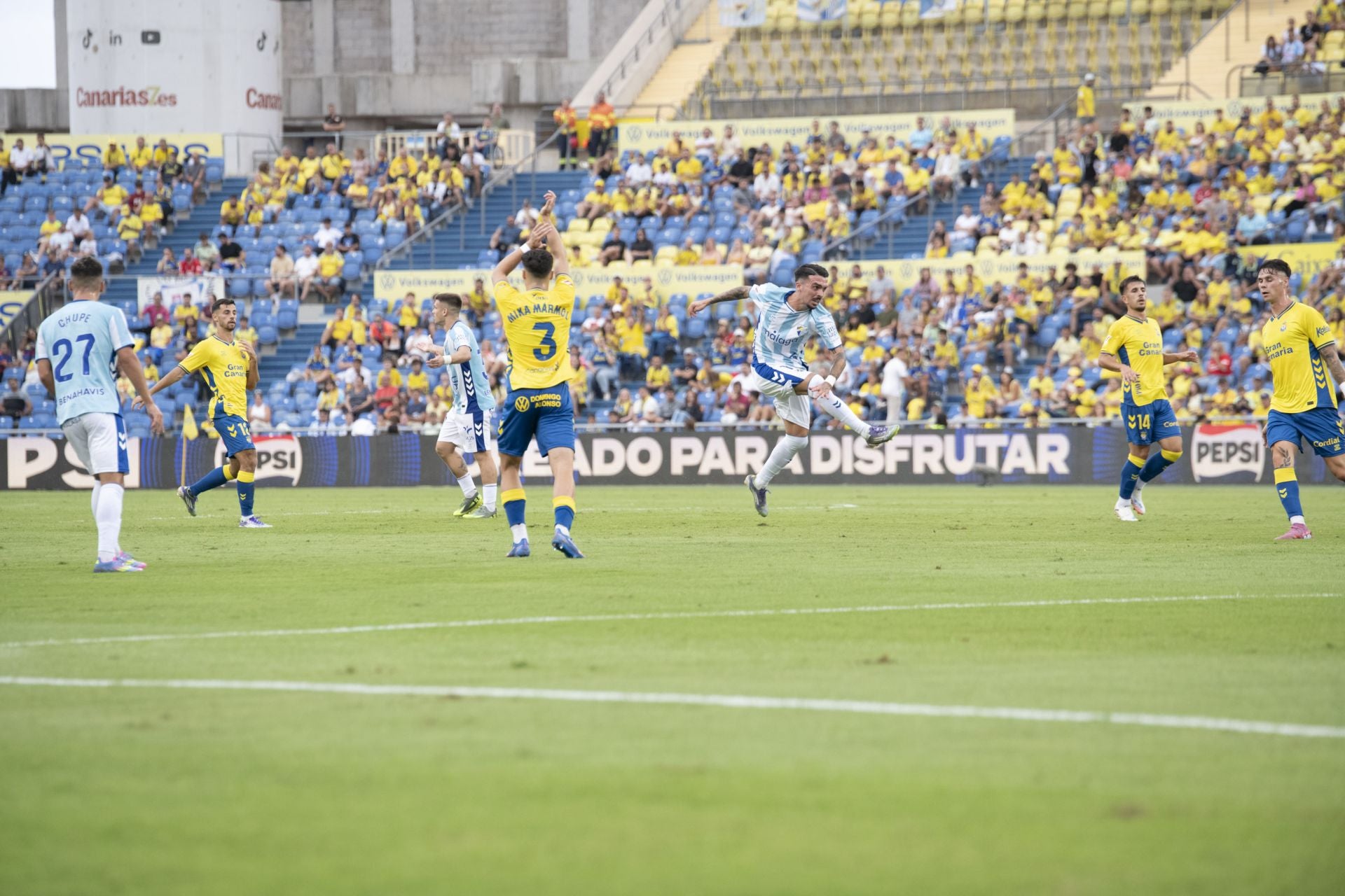 El partido Las Palmas- Málaga, en imágenes