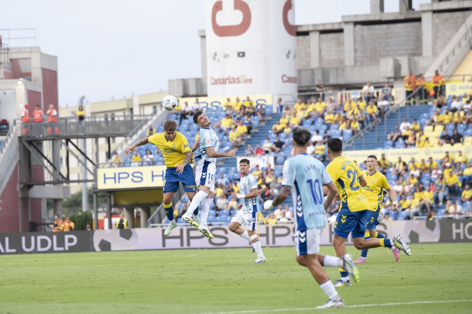 El partido Las Palmas- Málaga, en imágenes