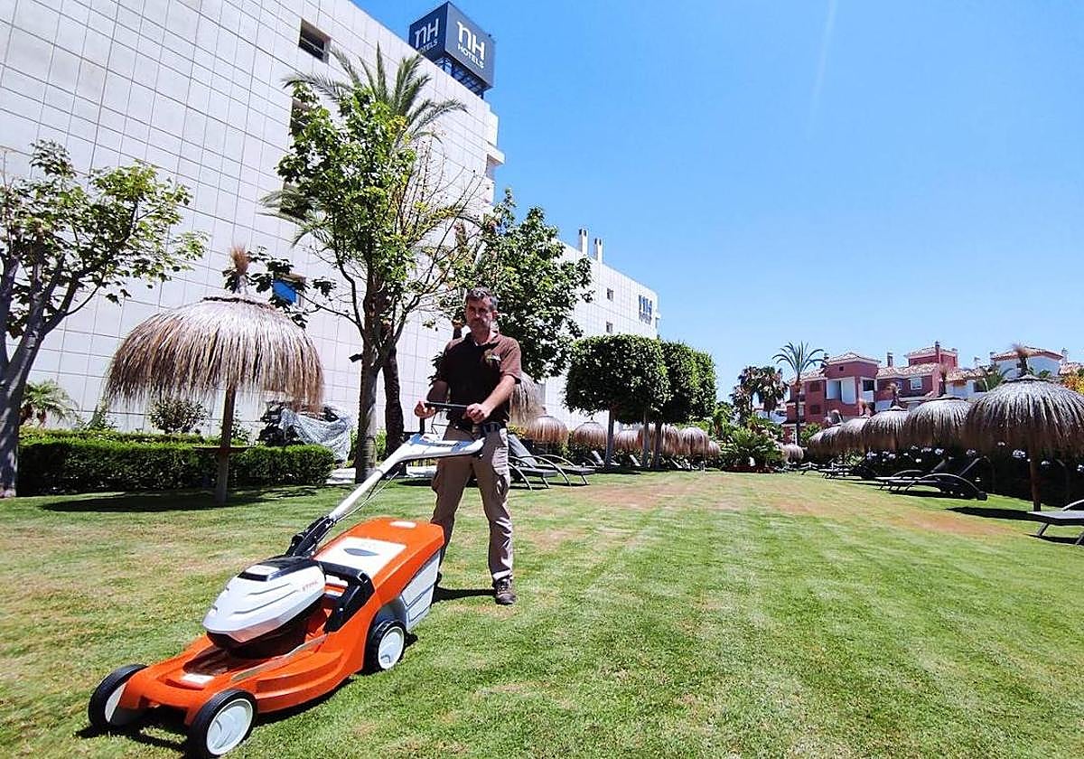 El SAE busca jardineros para trabajar en Andalucía