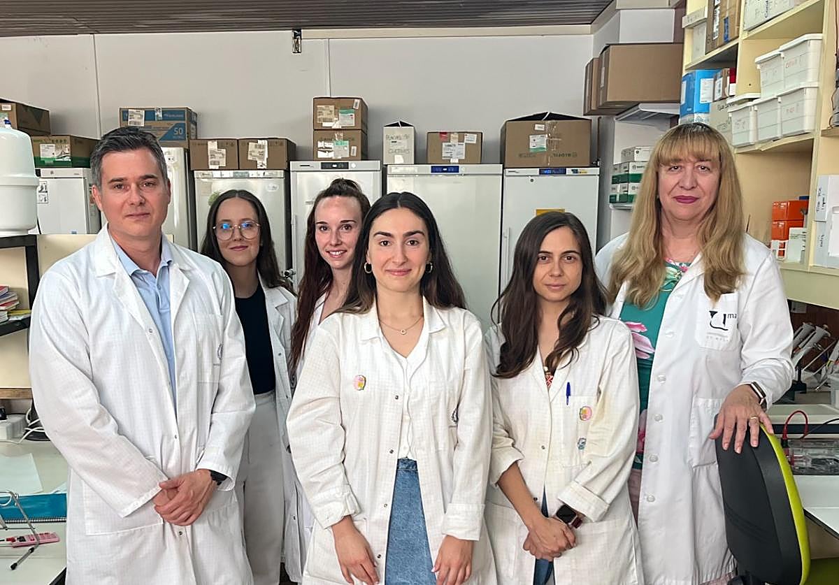 Imagen del grupo de investigación dirigido por David Baglietto y Juana Andreo López.