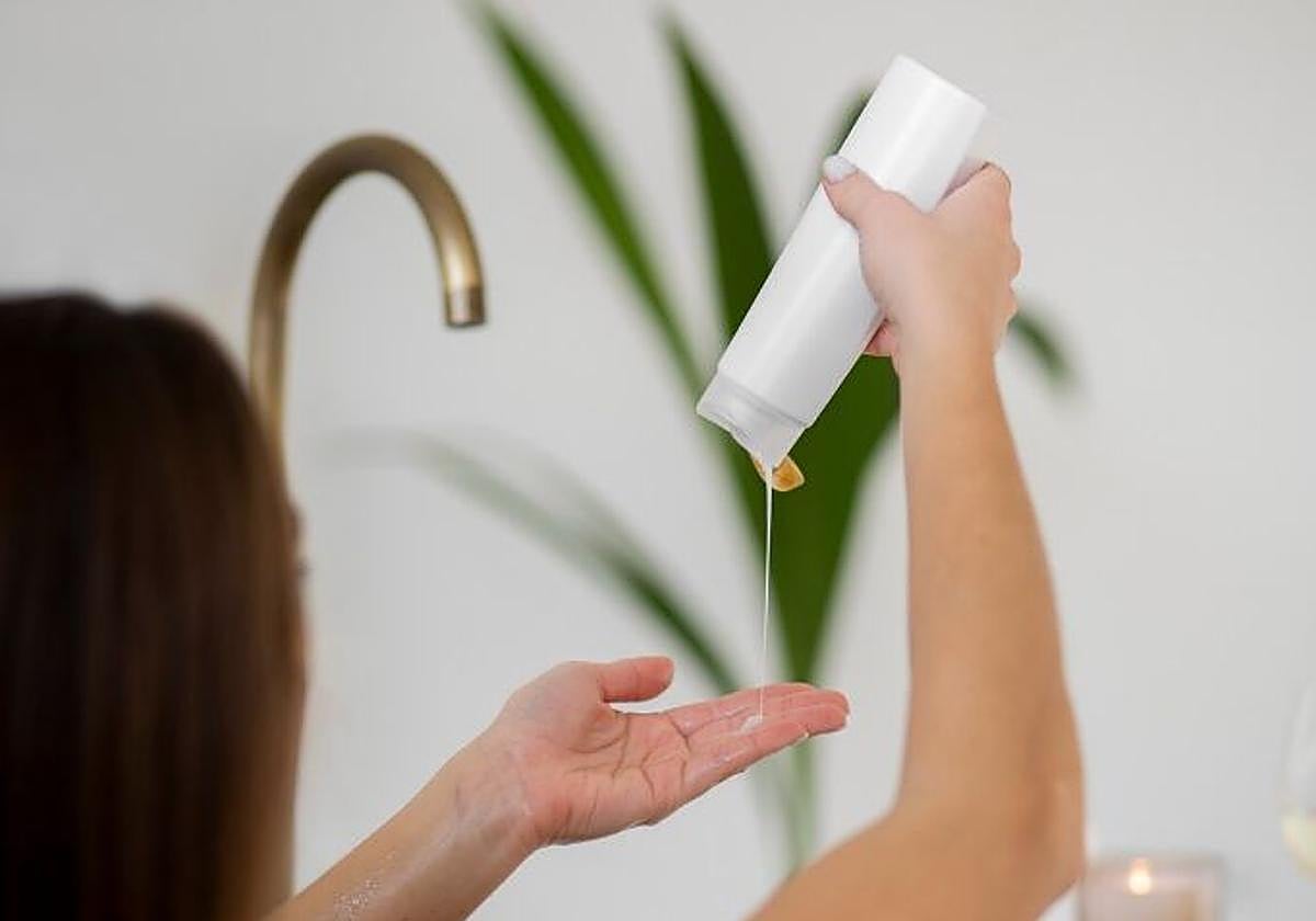 Retiran tres lotes de un gel de ducha por presencia de bacterias