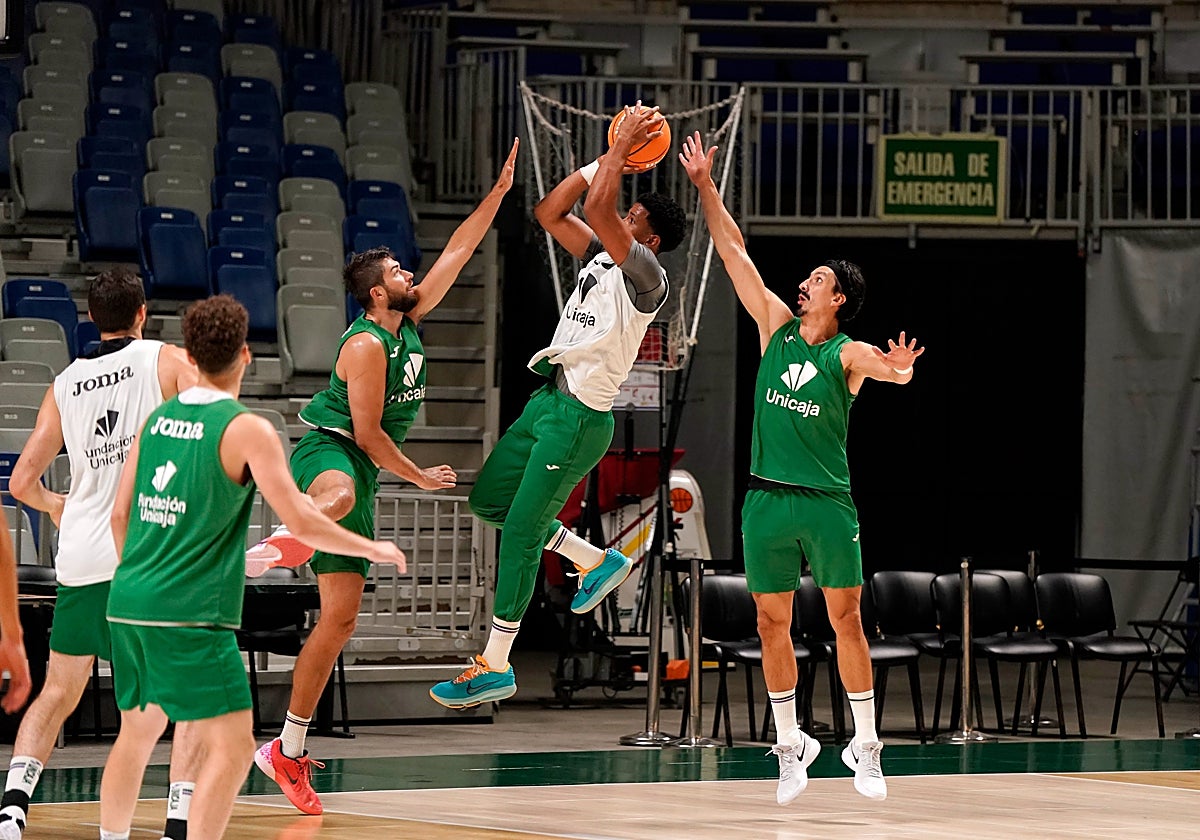 Djedovic: «Los nuevos quieren demostrar y tienen calidad, pero necesitan tiempo»