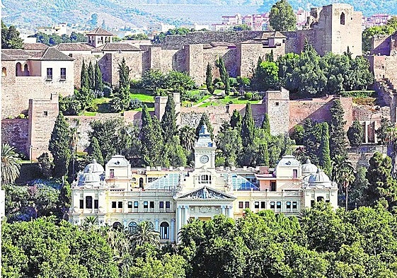 La deuda de la capital, con más de 256 millones, es la más alta de la provincia, pero en términos per cápita (algo más de 400 euros) baja posiciones.