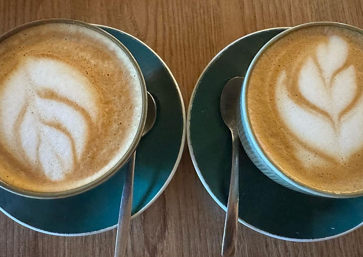 Imagen secundaria 1 - El desayuno que triunfa en Marbella: carajillo de whisky japonés y mollete de cerdo ibérico