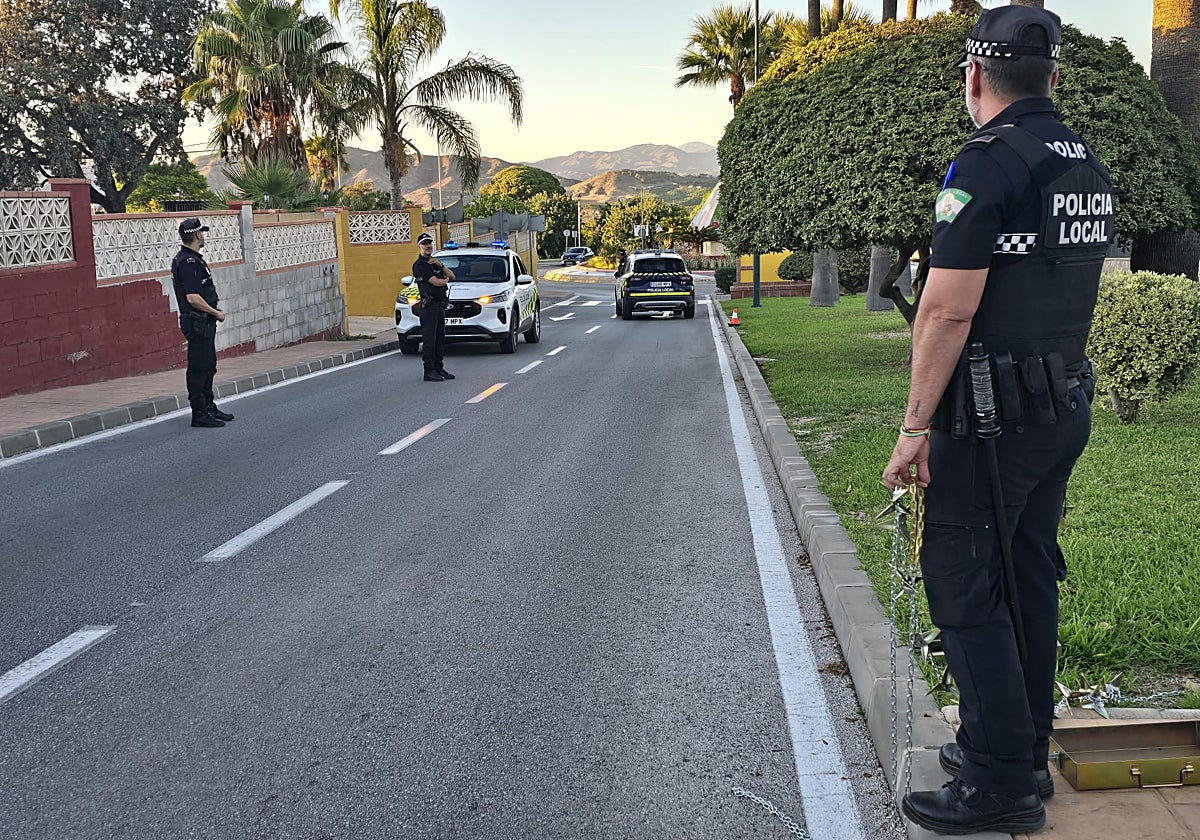 Agentes de la Policía Local de Alhaurín de la Torre en un servicio.