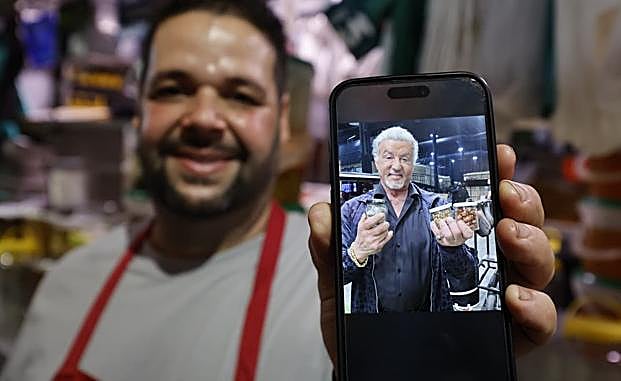 Cristóbal presume de que sus productos le han llegado al mismísimo Sylvester Stallone.