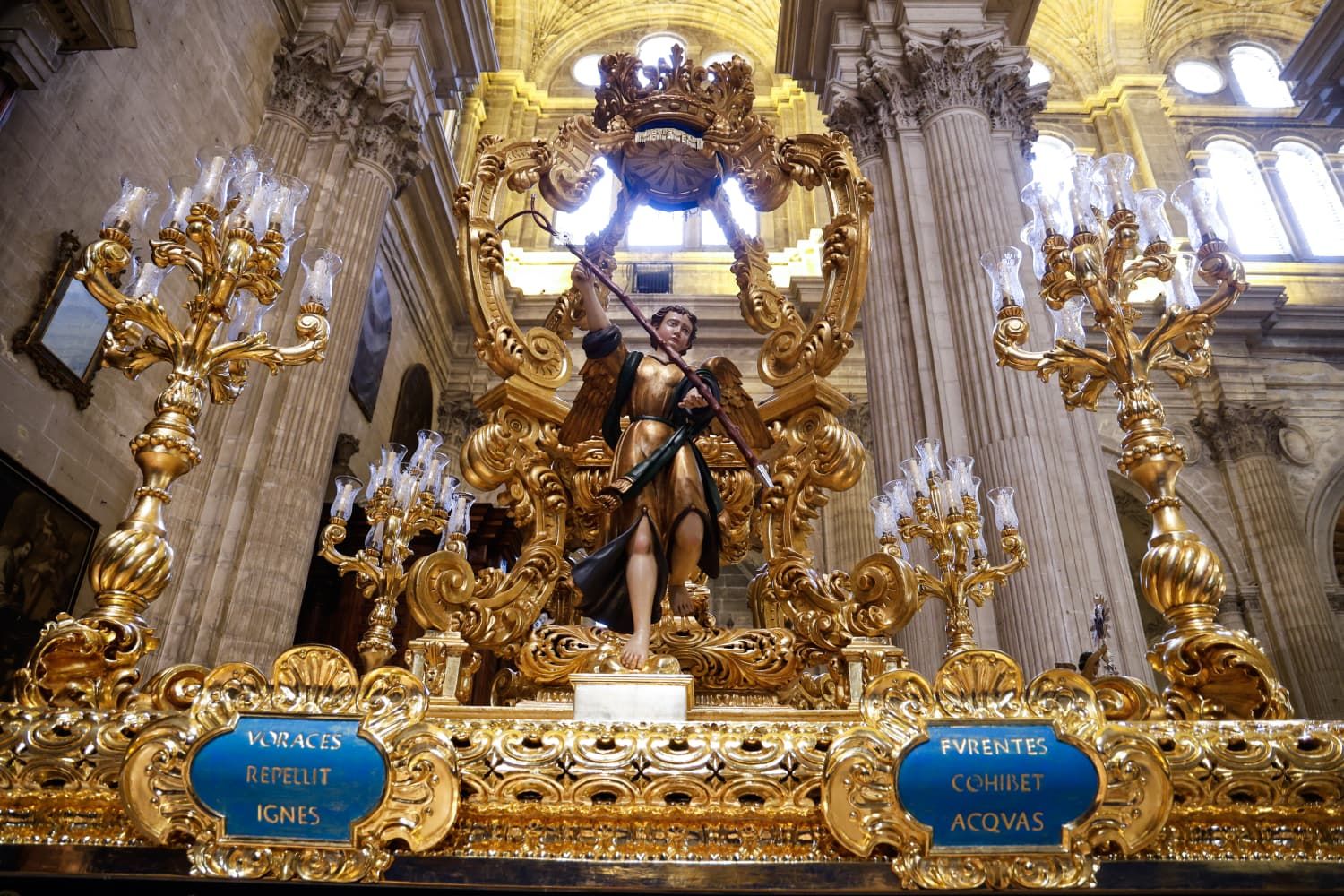 El nuevo trono procesional para la Virgen de la Victoria, en imágenes