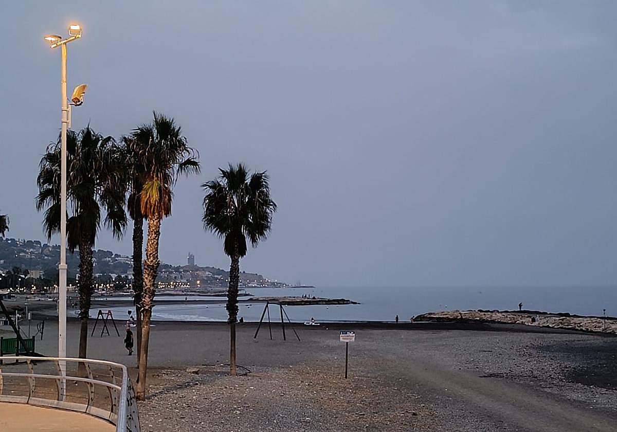 Las nubes y la calima impiden ver el eclipse.