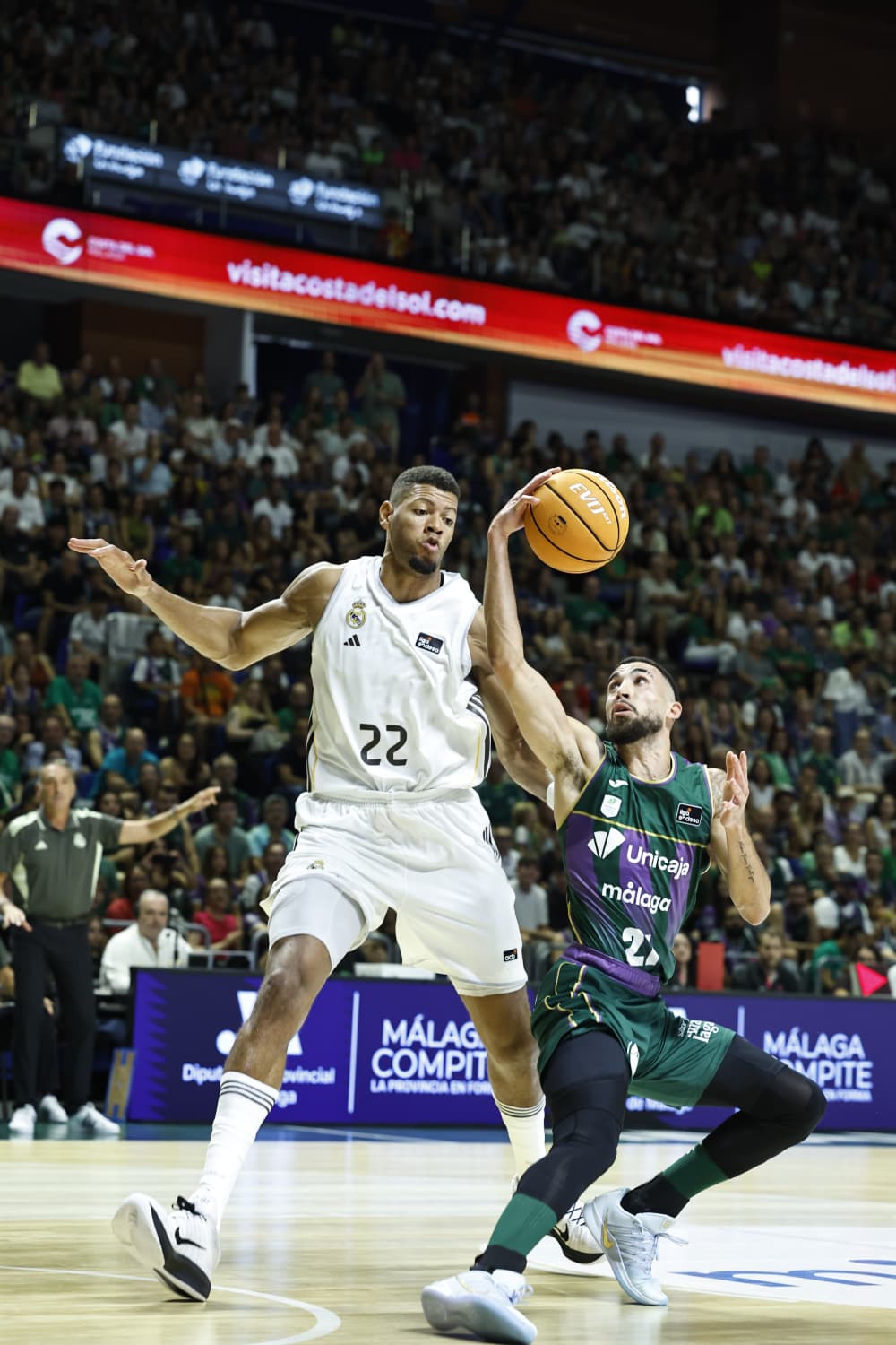 Fotos de la final del Torneo Costa del Sol Unicaja-Real Madrid