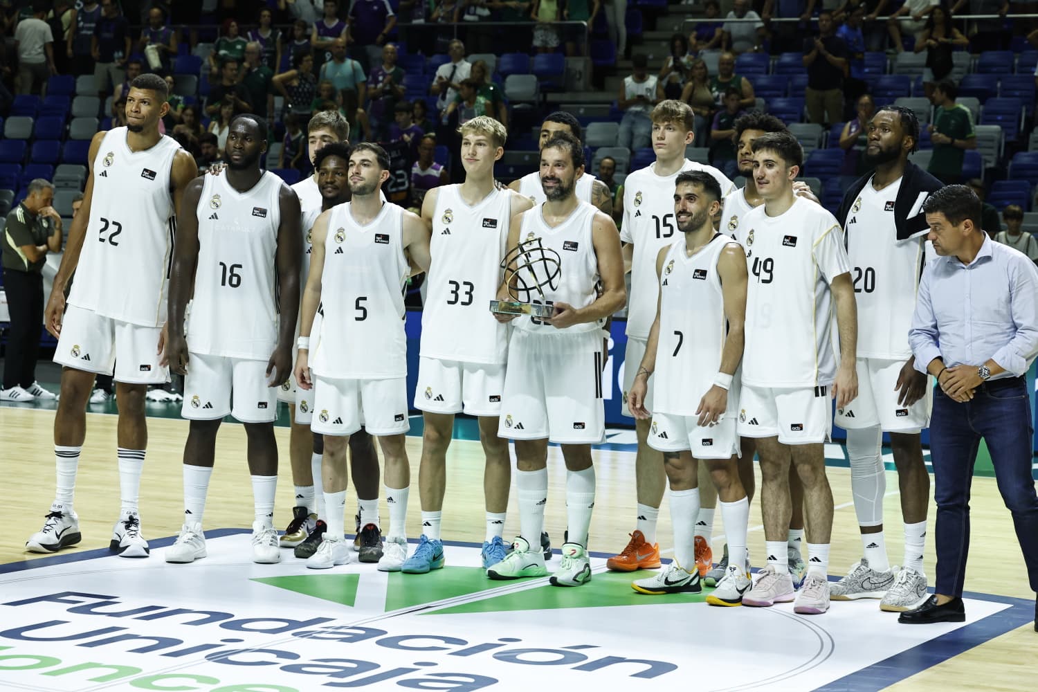 Fotos de la final del Torneo Costa del Sol Unicaja-Real Madrid