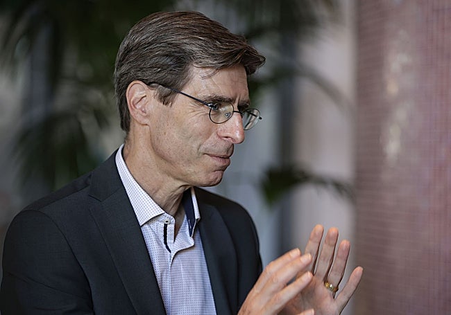 Karel van Gils, durante la entrevista.