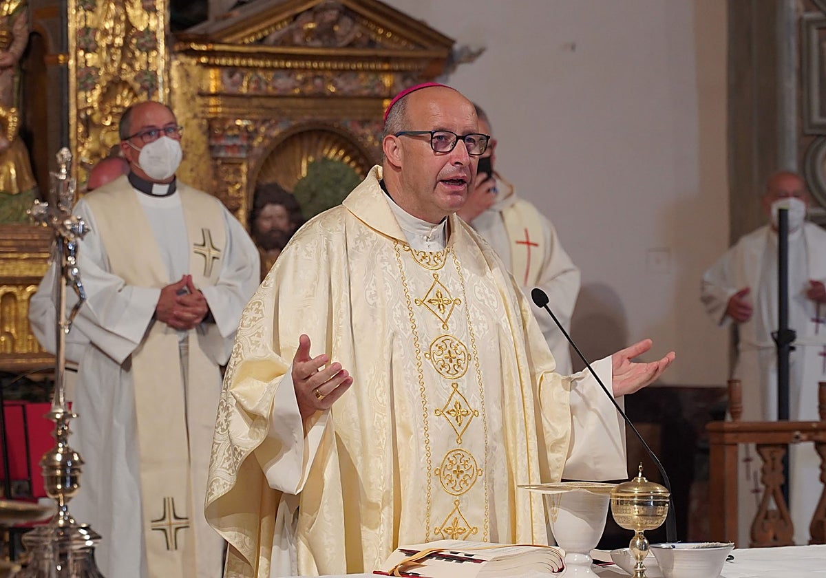 José Antonio Satué, durante la celebración de una misa en Teruel.