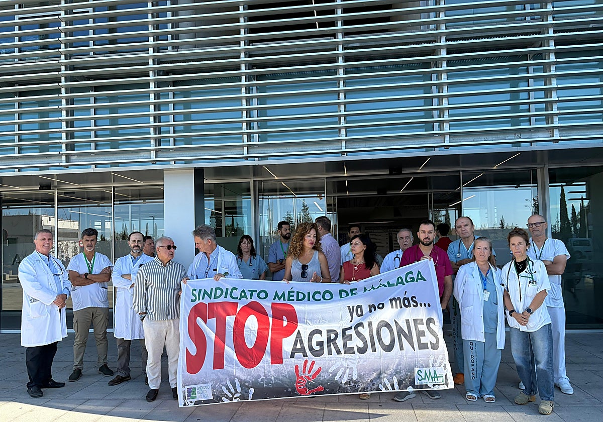Concentración del Sindicato Médico de Málaga celebrada hoy en Marbella.