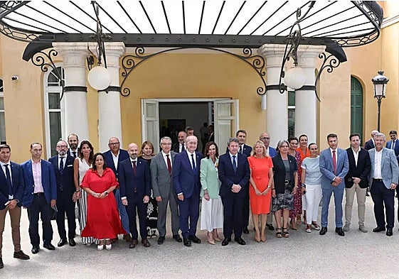 Participantes en la primera edición de la mesa de movilidad convocada por el Gobierno.