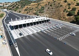 Área de peaje troncal de Calahonda, que se reformó justo antes del verano.