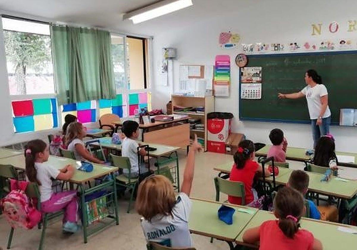 Las tutorías entre docentes y padres en los centros escolares serán telemáticas en Andalucía