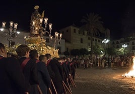 Candela en el Coso Viejo ante el monumento al Infante don Fernando
