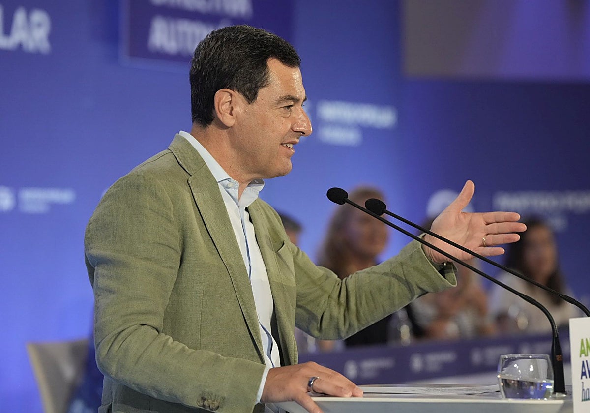 Moreno convoca el congreso del PP-A para noviembre y encarga a Carolina España la ponencia política