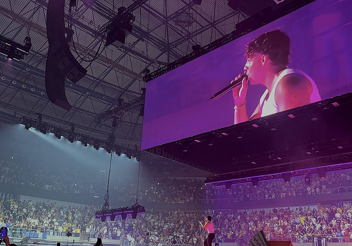 La policía investiga estafas en la reventa de entradas al concierto de Quevedo