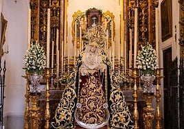 La Virgen de los Dolores de San Juan, en besamanos.