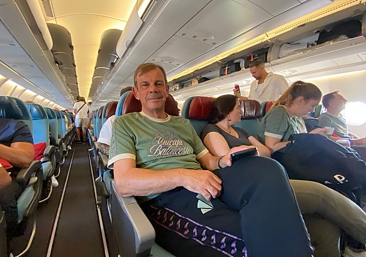 Juanma Rodríguez, en el avión.