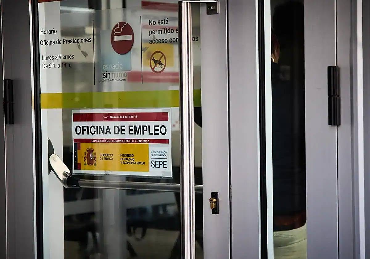 Los desempleados en situación de incapacidad temporal deben comunicarlo al SEPE para evitar futuras sanciones