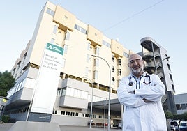 Antonio Rueda posa para esta entrevista en el Clínico.