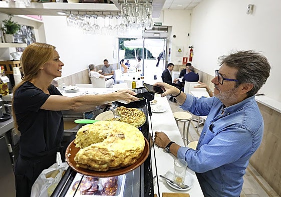 Los clientes han llenado los bares pero han gastado menos que otros verano.