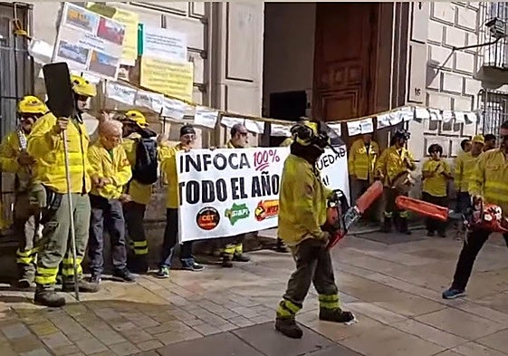 Trabajadores del Infoca y del 112 reivindican su «dignidad profesional» con una movilización de protesta en Málaga