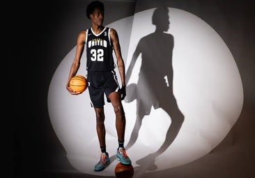 Jamarion Sharp, un muro de 2,26 en la final de la Intercontinental