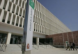 Condenan a los padres de la bebé a la que quemaron el 42% del cuerpo con agua hirviendo: 16 años de cárcel para él y 4 para ella