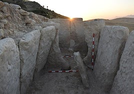 Vista del Dolmen I de la necrópolis de La Lentejuela.