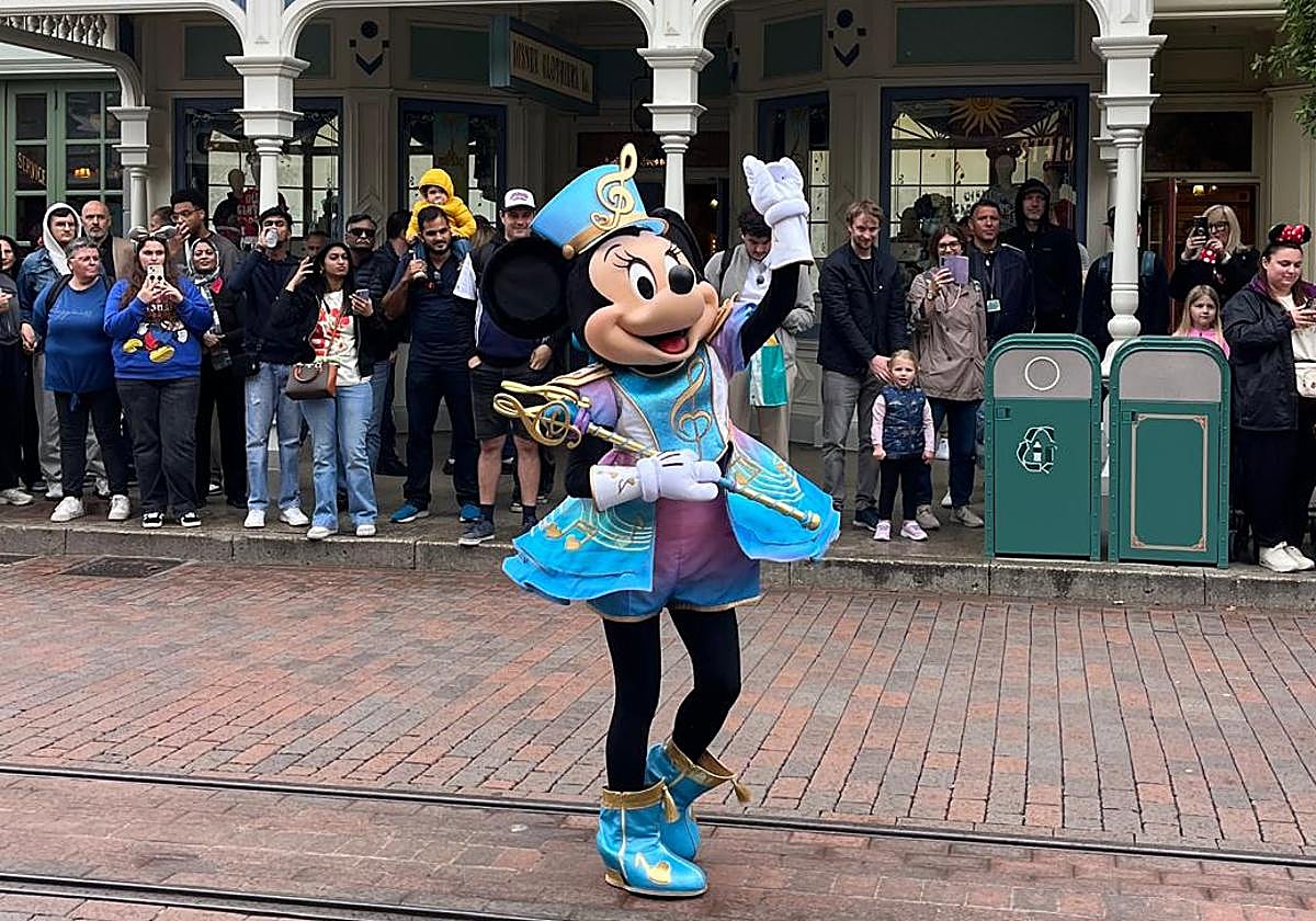 Disneyland París seleccionará trabajadores en Andalucía: la fecha del casting