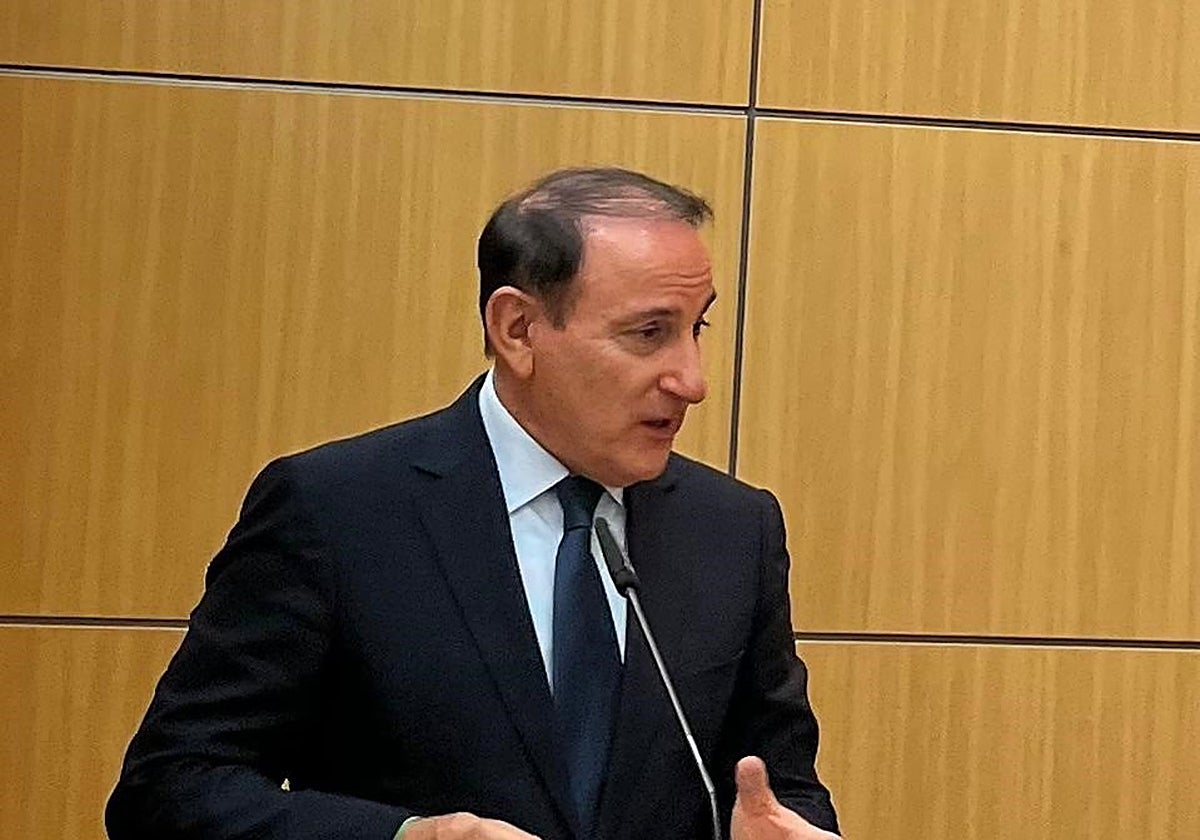 El presidente de la CEA, Javier González de Lara.