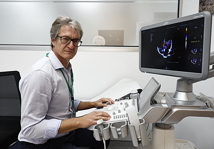 Otra imagen del doctor Gómez Doblas.