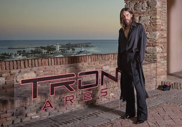 El actor Jared Leto, en la Alcazaba, con la Farola al fondo, este viernes en Málaga.