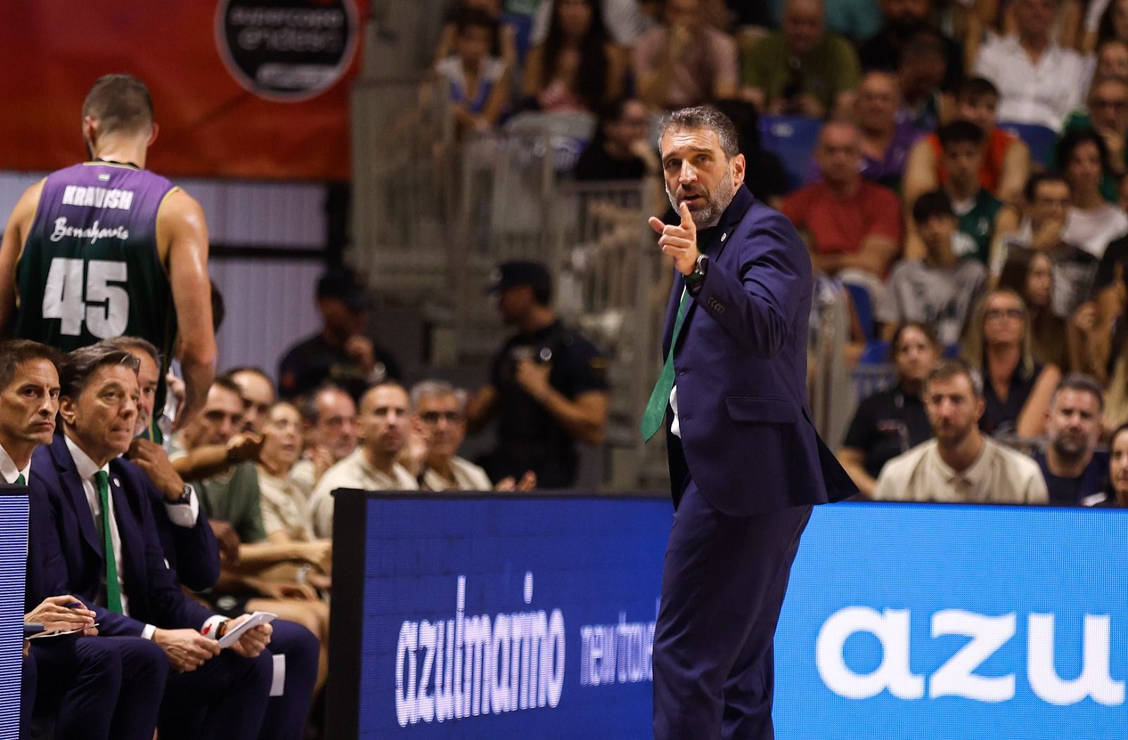 Unicaja-Valencia Basket: las mejores fotos de la semifinal de la Supercopa 2025
